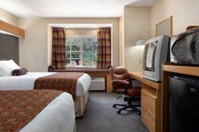 Microtel Inn By Wyndham University Place Charlotte Room photo